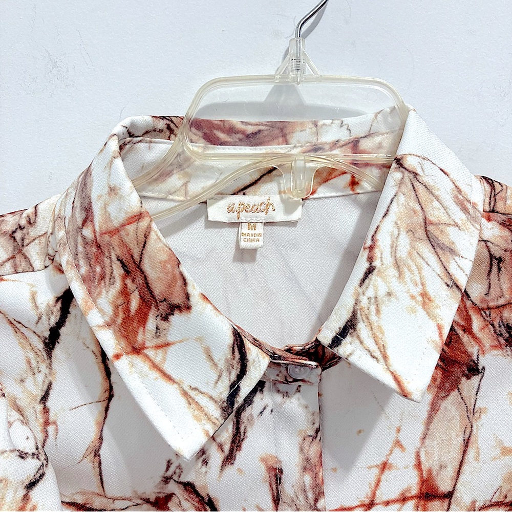 A Peach Women’s Puff Fluted Sleeve Marble White & Brown Button Down Shirt - Picture 4 of 8